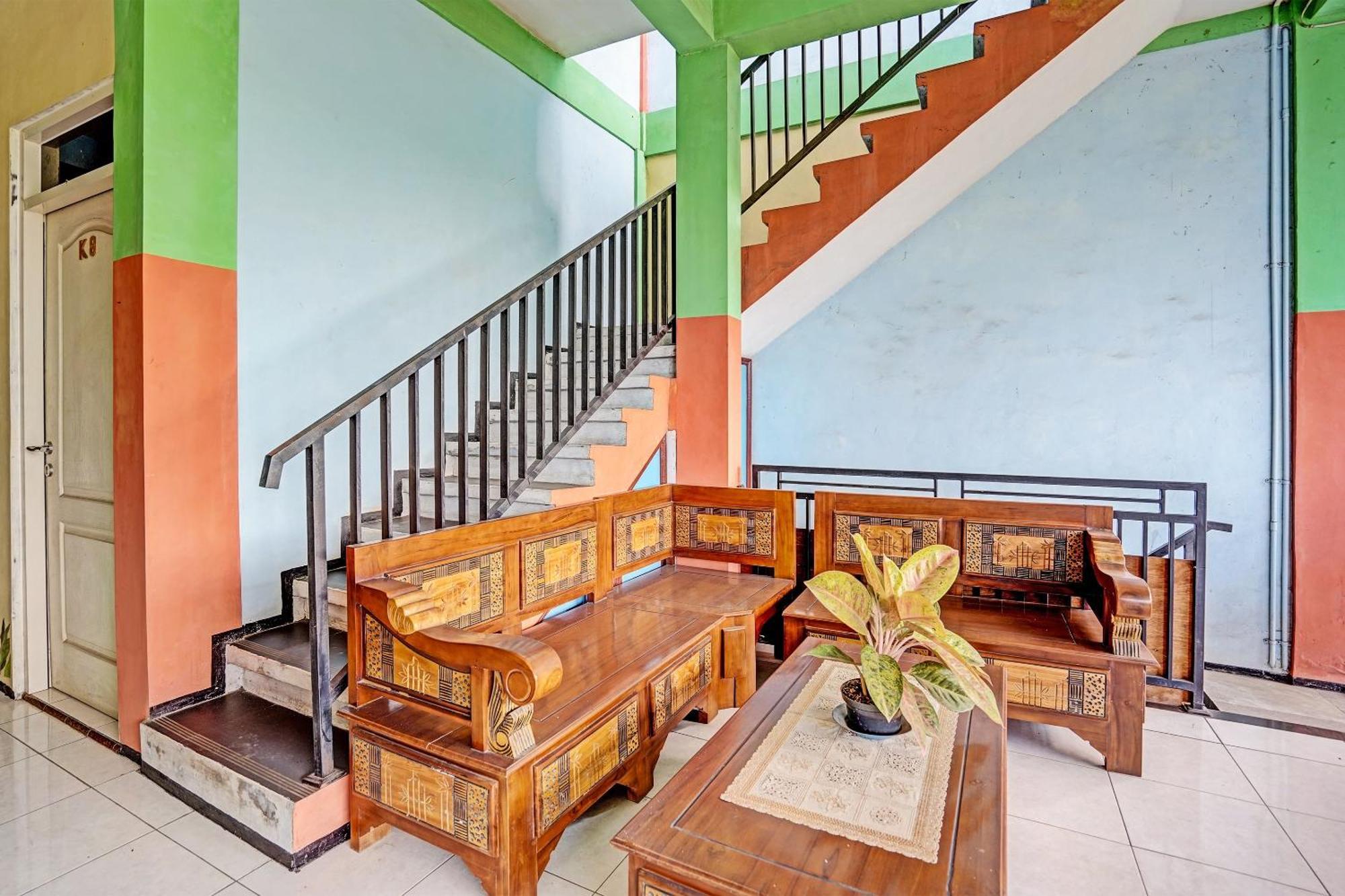 Oyo 91572 Kost Esklusif Barokah Hotel Pasuruan Exterior foto