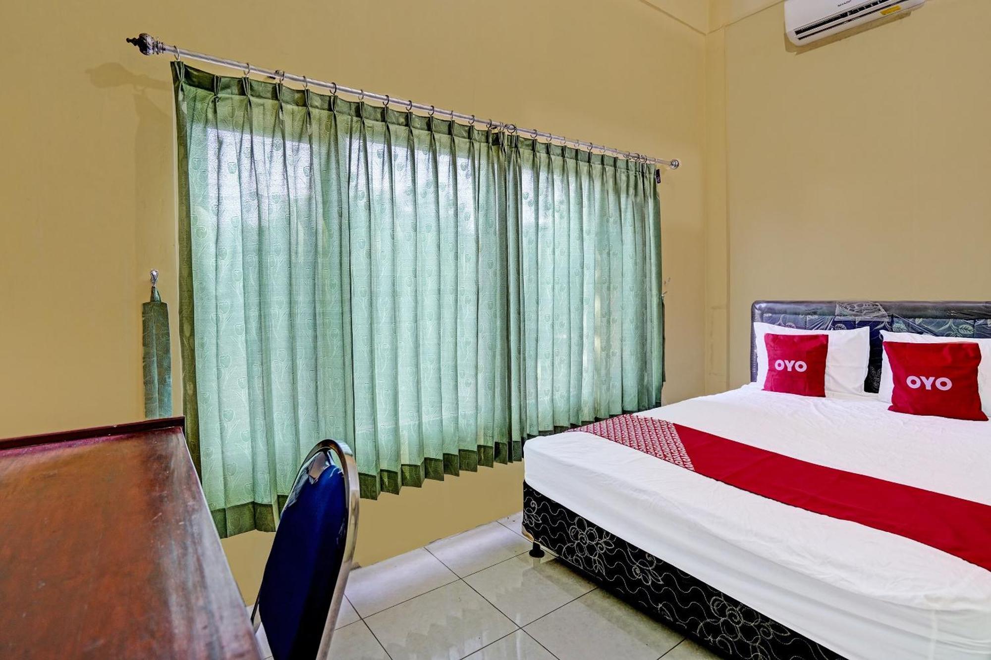 Oyo 91572 Kost Esklusif Barokah Hotel Pasuruan Exterior foto