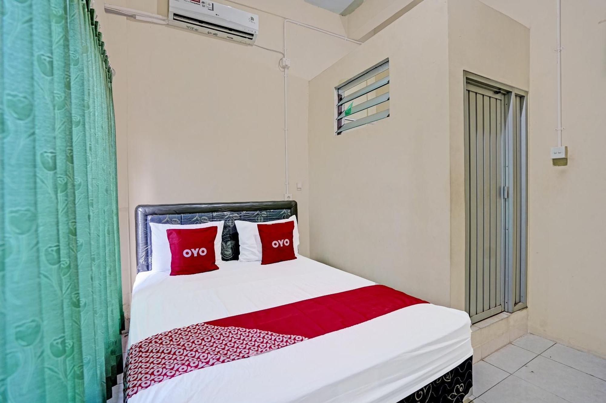Oyo 91572 Kost Esklusif Barokah Hotel Pasuruan Exterior foto