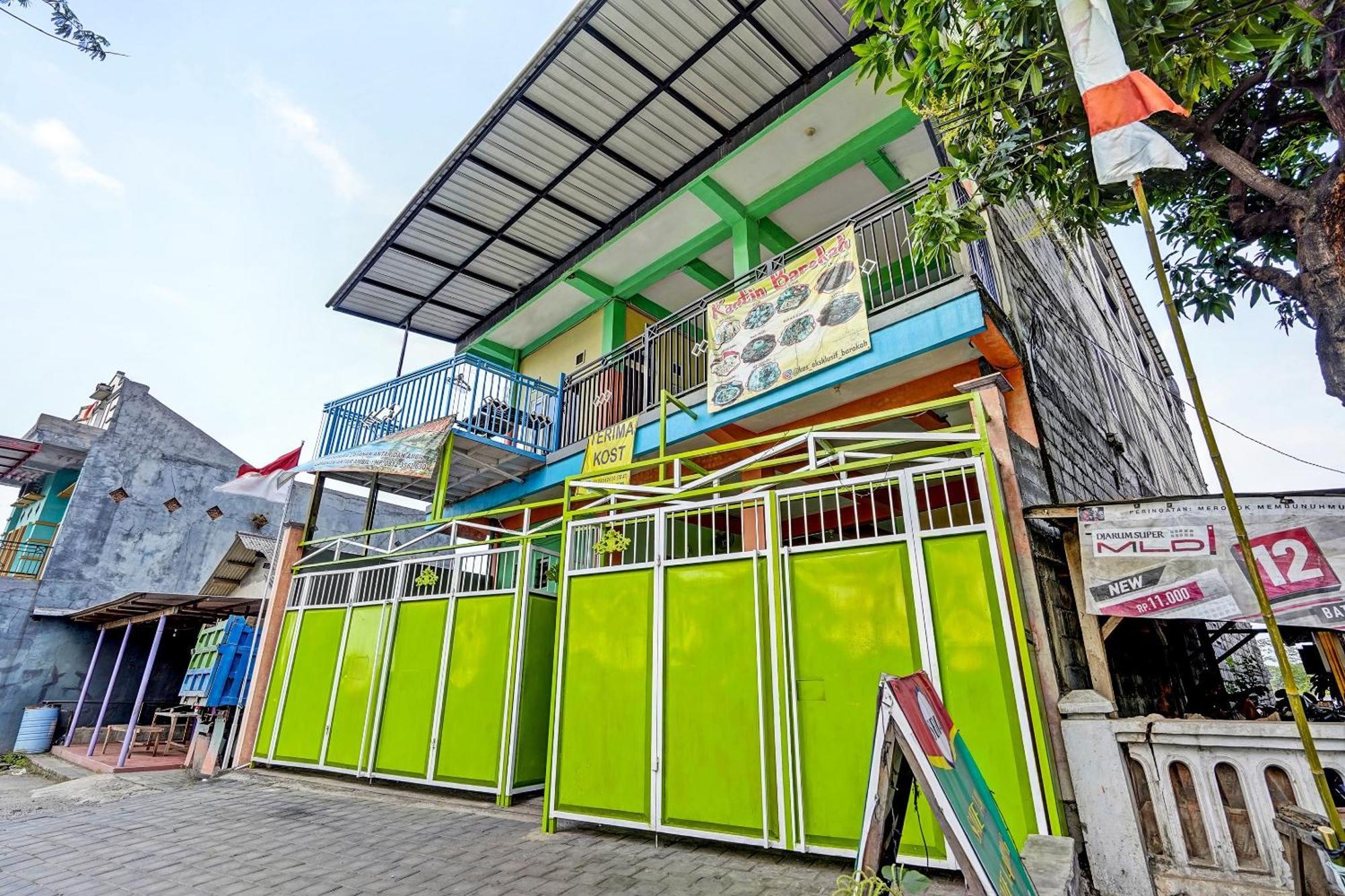 Oyo 91572 Kost Esklusif Barokah Hotel Pasuruan Exterior foto